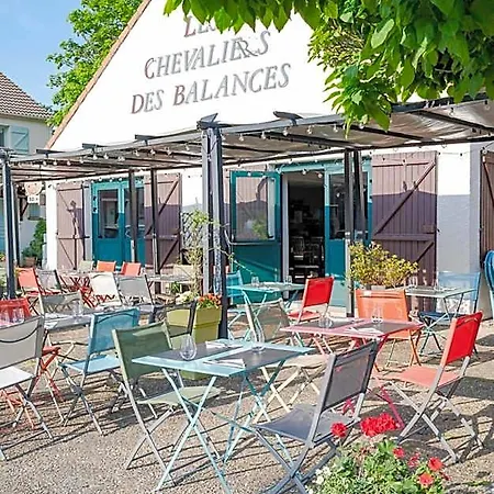 Hotel Les Chevaliers Des Balances Saint-Aubin (Essonne)