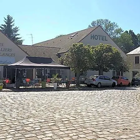 Hotel Les Chevaliers Des Balances Saint-Aubin (Essonne)